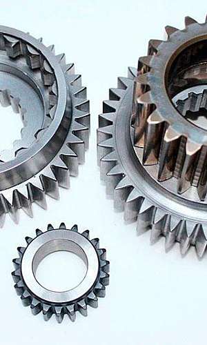 Engrenagens cilíndricas de dentes retos e helicoidais Engrenagens cilíndricas de dentes retos e helicoidais